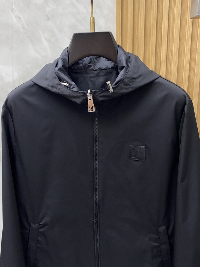 l0vis Vvtt0n outwear